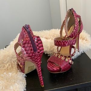 Stellettos size 7 by Scene brand new 6’ heels.